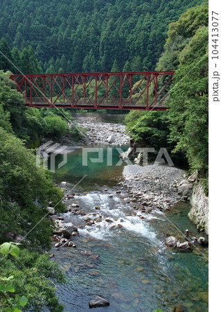 安田川に架かる明神口橋 (高知県 安田町 魚梁瀬森林鉄道遺産) 安田川に架かる明神口橋 (高知県 安田町 魚梁瀬森林鉄道遺産) 104413077