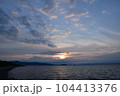 朝日と雲 104413376