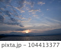 朝日と雲 104413377
