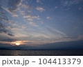朝日と雲 104413379