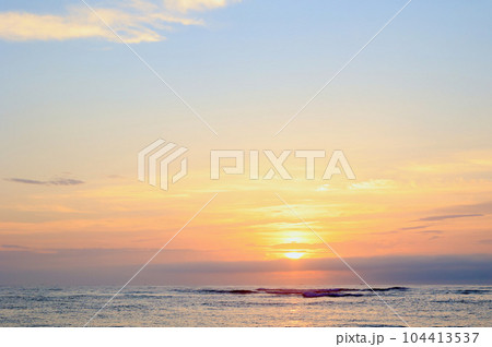 6月末 河原子海岸の日の出 茨城県 6月末 河原子海岸の日の出 茨城県 104413537