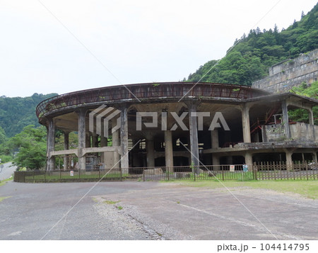 フォトジェニックな映える廃墟、神子畑選鉱場跡と鉱山関連遺跡、かつては東洋一と言われた巨大施設建物の跡 104414795