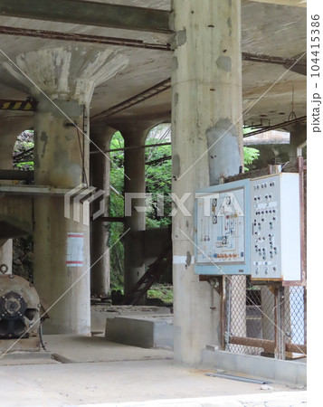 フォトジェニックな映える廃墟、神子畑選鉱場跡シックナー内部、かつては東洋一と言われた巨大施設 フォトジェニックな映える廃墟、神子畑選鉱場跡シックナー内部、かつては東洋一と言われた巨大施設 104415386