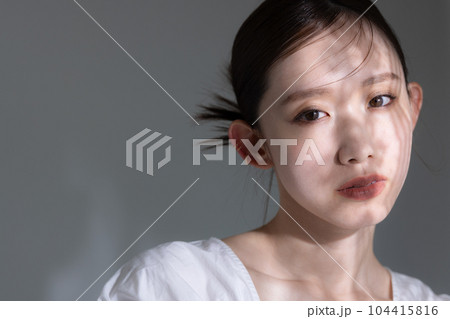 ビューティー　女性のポートレート　中国メイク 104415816