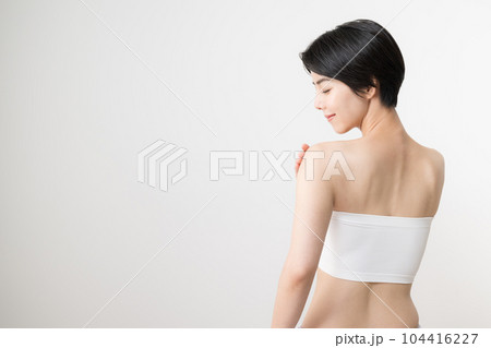 美容やエステなどボディイケアのイメージで使いやすい美しい日本人女性 美容やエステなどボディイケアのイメージで使いやすい美しい日本人女性 104416227