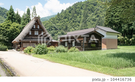 五箇山・菅沼合掌造り集落(夏) 五箇山・菅沼合掌造り集落(夏) 104416736