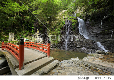 行者の滝　犬鳴山七宝瀧寺（大阪府泉佐野市） 104417145