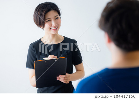 黒いワンピースのスタッフ 黒いワンピースのスタッフ 104417156