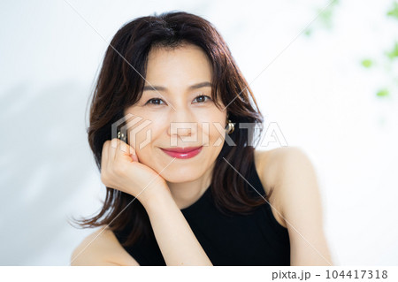 50代女性 104417318