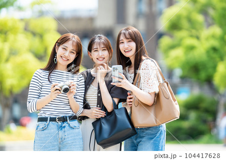 女子旅 スマホ カメラ 女子旅 スマホ カメラ 104417628
