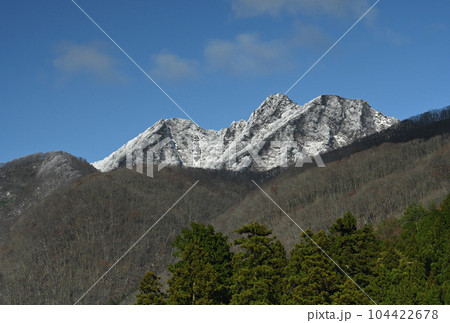 晩秋の烏ヶ山 晩秋の烏ヶ山 104422678