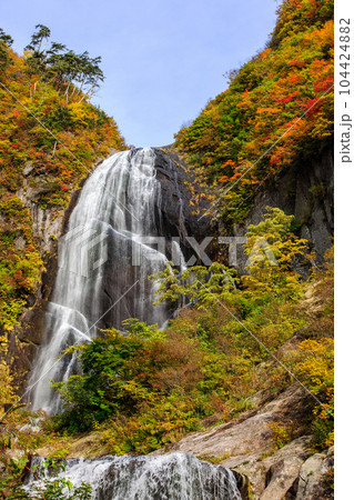 安の滝紅葉　秋田県 104424882