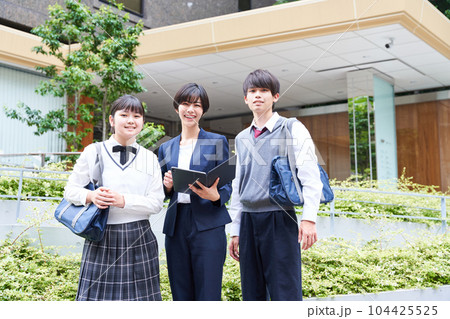 中学生の校外学習　 104425525