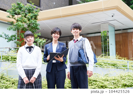 中学生の校外学習　 104425526