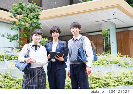 中学生の校外学習　 104425527