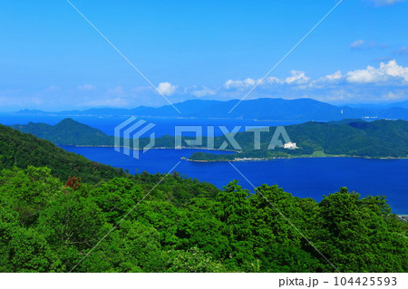 【京都府】晴天の宮津湾（若狭湾） 104425593