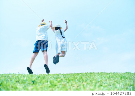 子供　遊び 104427282