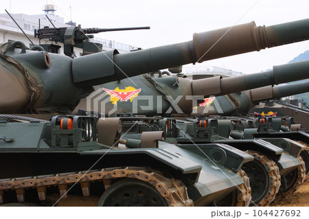 陸上自衛隊の74式戦車（車体前方部分のアップ） 104427692