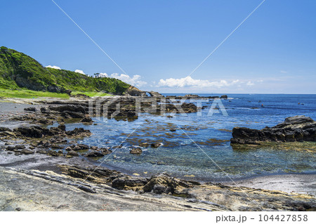 三浦半島の最南端 城ヶ島の海景【神奈川県・三浦市】 三浦半島の最南端 城ヶ島の海景【神奈川県・三浦市】 104427858