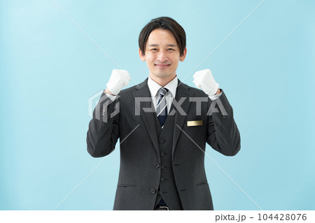 男性 白手袋 ガッツポーズ 男性 白手袋 ガッツポーズ 104428076