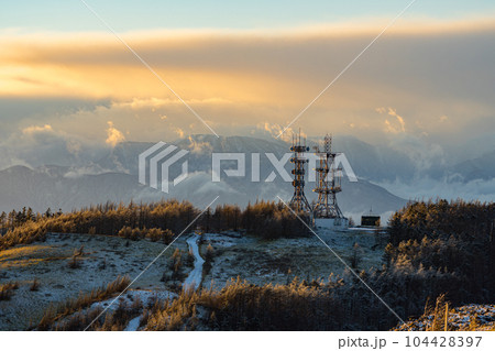 長野県 美ヶ原高原 王ヶ頭 王ヶ鼻 アンテナ 中継所 無線 風景 観光 アルプス 旅行 登山 冬 長野県 美ヶ原高原 王ヶ頭 王ヶ鼻 アンテナ 中継所 無線 風景 観光 アルプス 旅行 登山 冬 104428397