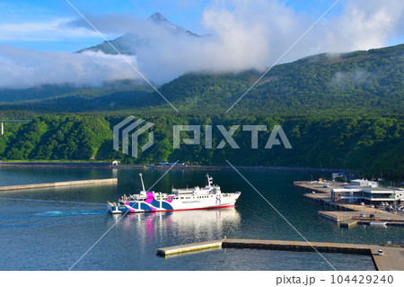 利尻島 鴛泊港 利尻島 鴛泊港 104429240