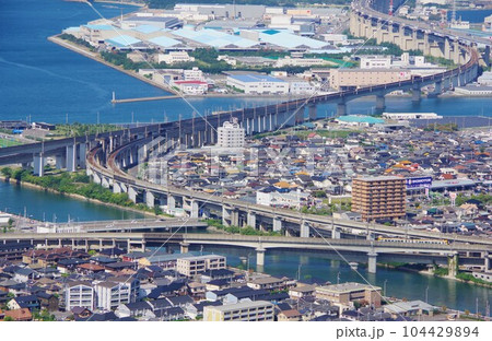 香川県宇多津町　予讃線・瀬戸大橋線の合流部 104429894
