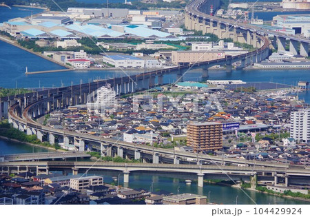 香川県宇多津町　予讃線と瀬戸大橋線の合流部 104429924