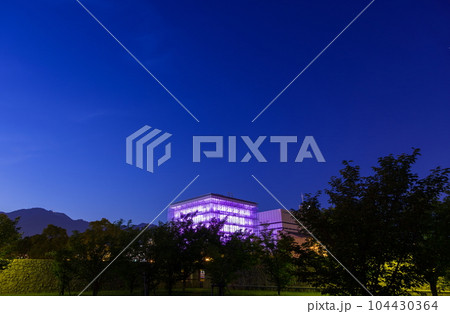 なぎさ公園の夜景 神戸市中央区HAT神戸にて なぎさ公園の夜景 神戸市中央区HAT神戸にて 104430364