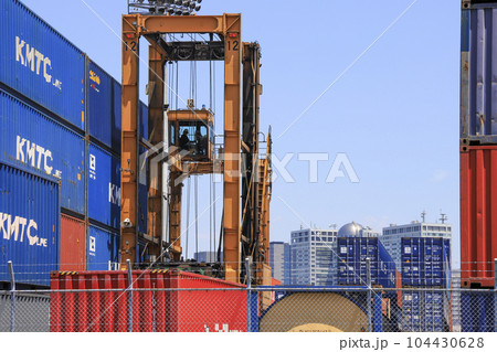 品川コンテナ埠頭 品川東コンテナヤードのストラルドキャリア 品川コンテナ埠頭 品川東コンテナヤードのストラルドキャリア 104430628