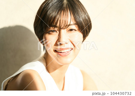 若い女性のポートレート 若い女性のポートレート 104430732