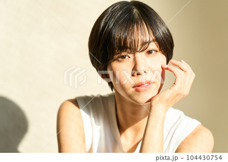 若い女性のポートレート 若い女性のポートレート 104430754