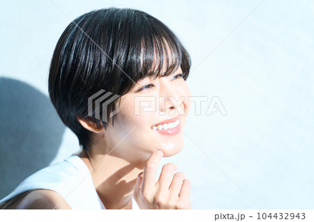 若い女性のポートレート 若い女性のポートレート 104432943