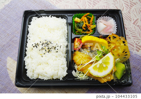 サバのフライ弁当 104433105