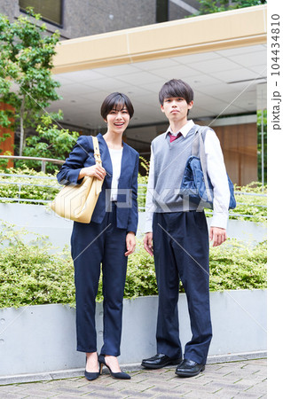 中学生の校外学習　 104434810