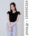 若い女性 104440164