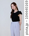 若い女性 104440169