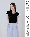 若い女性 104440170