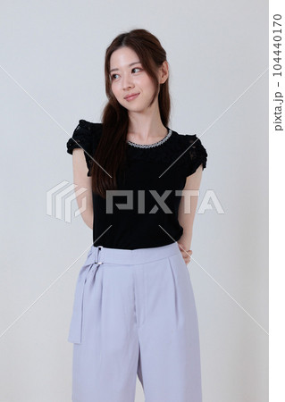 若い女性 若い女性 104440170