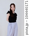 若い女性 104440171