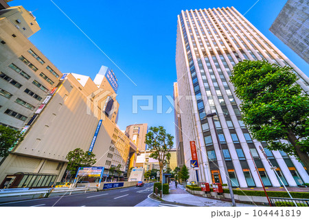 日本の横浜都市景観 横浜駅や東京スター銀行などを望む 104441819