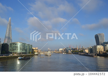 ロンドン 104442372