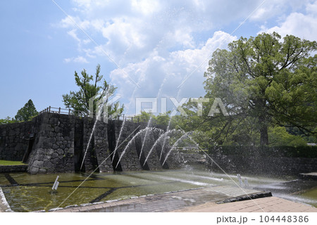 吉香公園の大噴水(山口県岩国市) 104448386