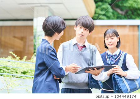 中学生の校外学習　 104449174