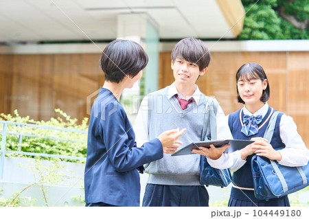 中学生の校外学習　 104449180