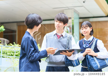 中学生の校外学習　 104449185