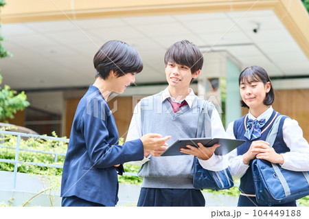 中学生の校外学習　 104449188
