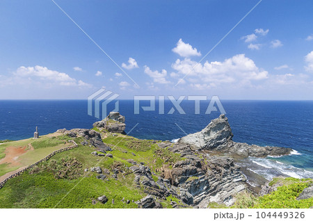 石垣島の景勝地・御神崎 石垣島の景勝地・御神崎 104449326