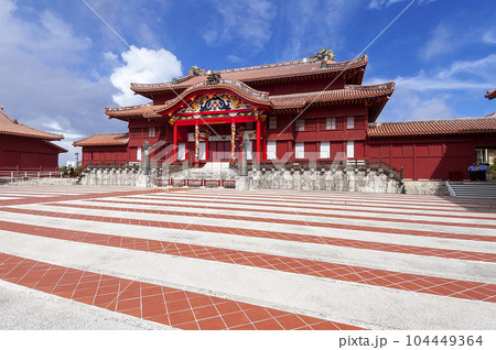2019年10月31日に焼失した首里城 104449364