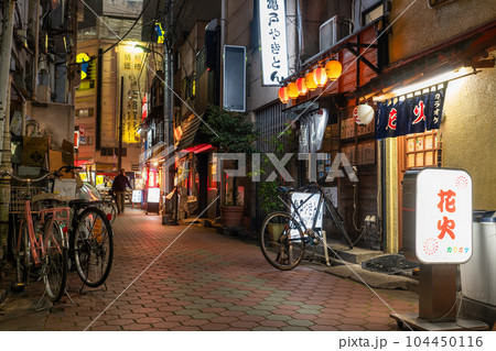 《東京都》ノスタルジックな飲み屋街・亀戸駅前 《東京都》ノスタルジックな飲み屋街・亀戸駅前 104450116
